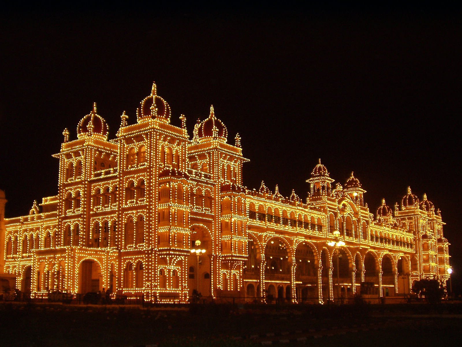 mysore distance between tourist place